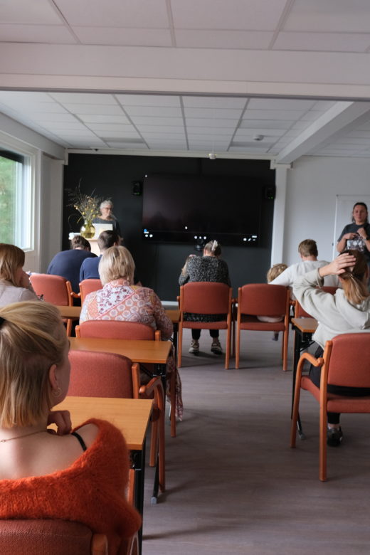 gruppe fagpersoner og foresatte