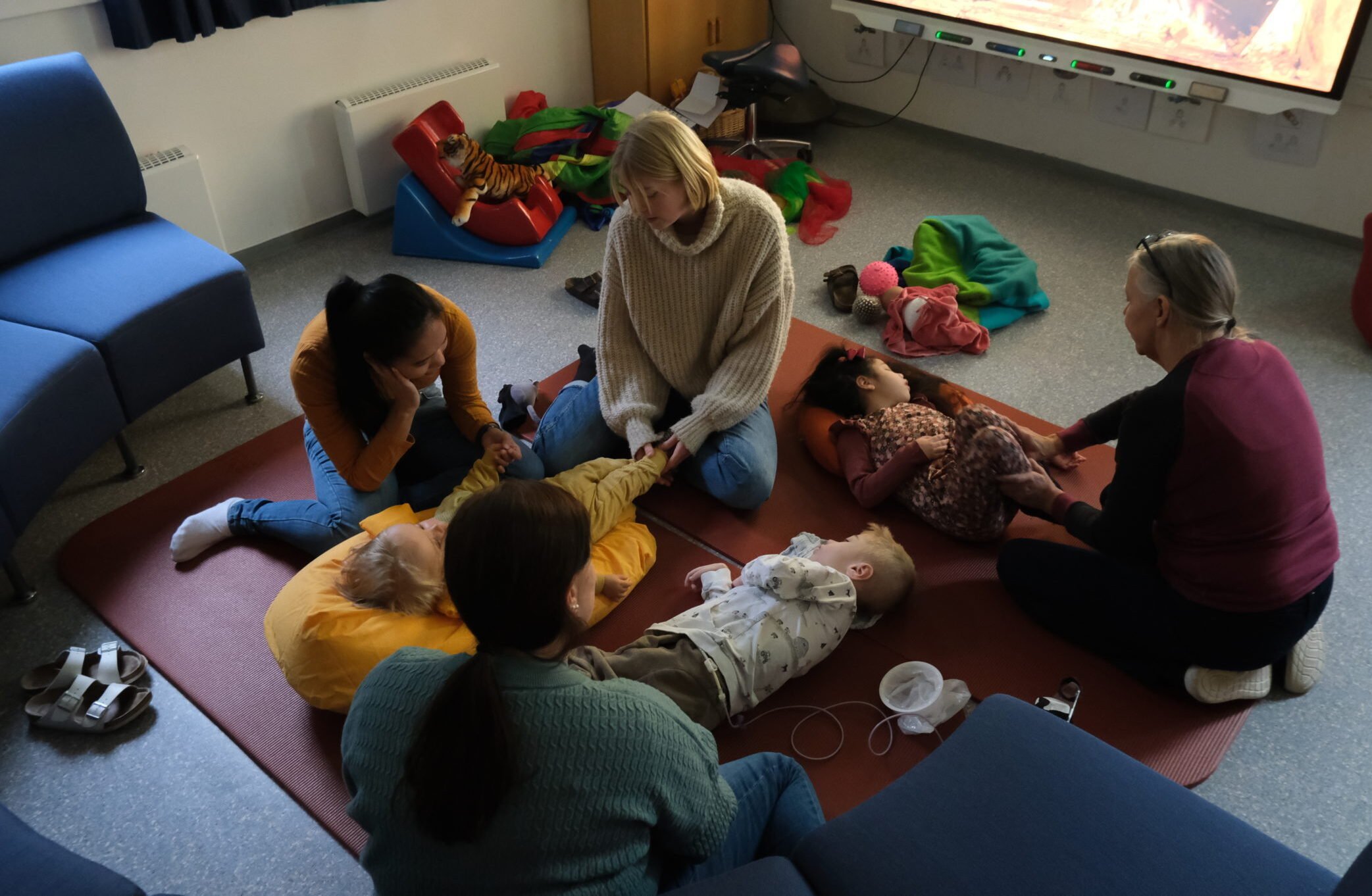 Lekstund og hvile med barn og voksne